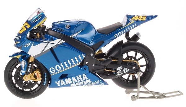 Yamaha YZR M1 nº 46 Valentino Rossi (2005) Guiloy 12634 1/18 