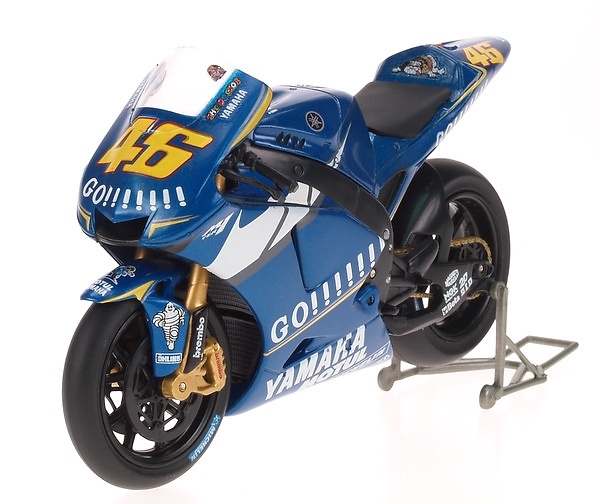 Yamaha YZR M1 nº 46 Valentino Rossi (2005) Guiloy 12634 1/18 