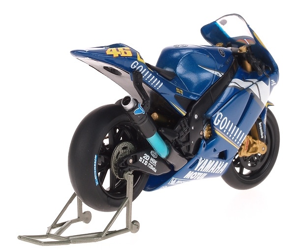 Yamaha YZR M1 nº 46 Valentino Rossi (2005) Guiloy 12634 1/18 