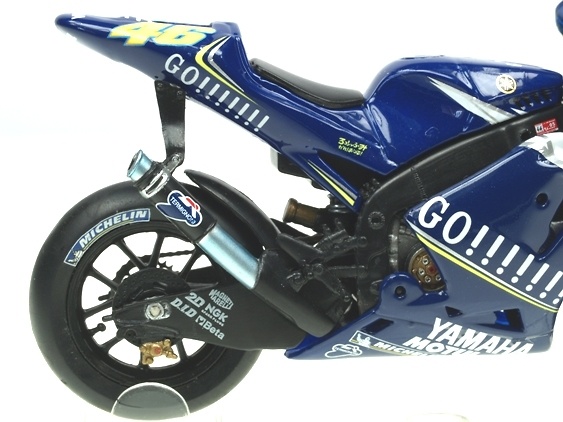 Yamaha YZR M1 nº 46 Valentino Rossi (2005) Italeri 45072 1/22 