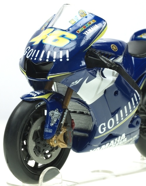 Yamaha YZR M1 nº 46 Valentino Rossi (2005) Italeri 45072 1/22 