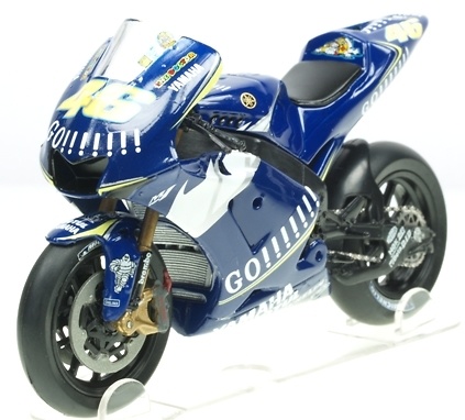 Yamaha YZR M1 nº 46 Valentino Rossi (2005) Italeri 45072 1/22 