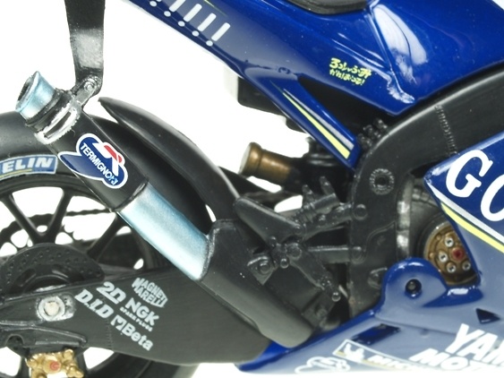 Yamaha YZR M1 nº 46 Valentino Rossi (2005) Italeri 45072 1/22 