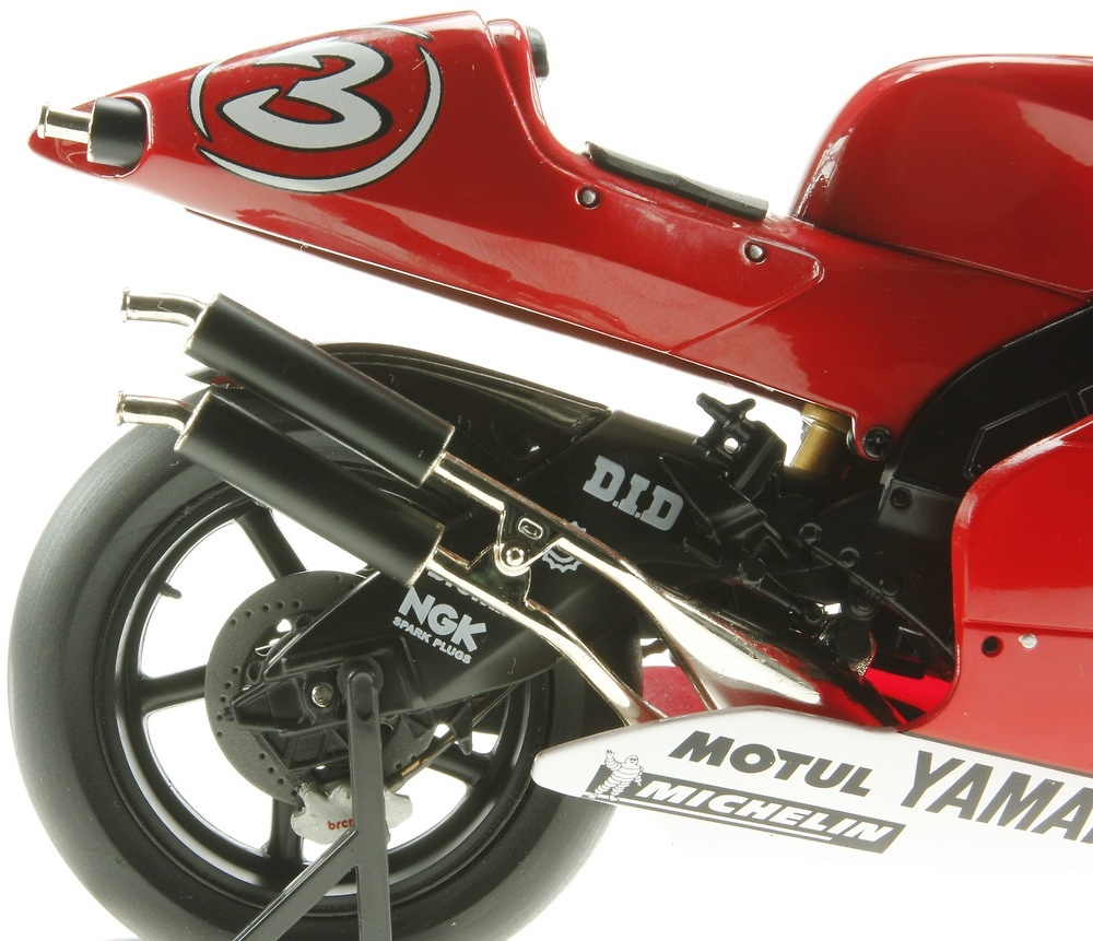 Yamaha YZR500 nº 3 Max Biaggi (2001) Altaya MC14 1/12 