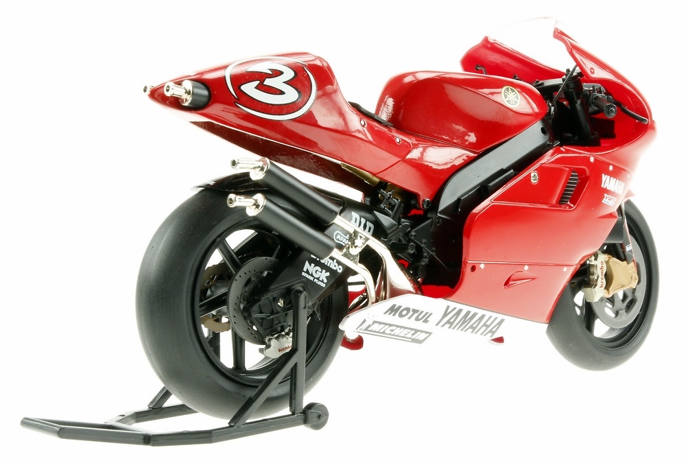 Yamaha YZR500 nº 3 Max Biaggi (2001) Altaya MC14 1/12 
