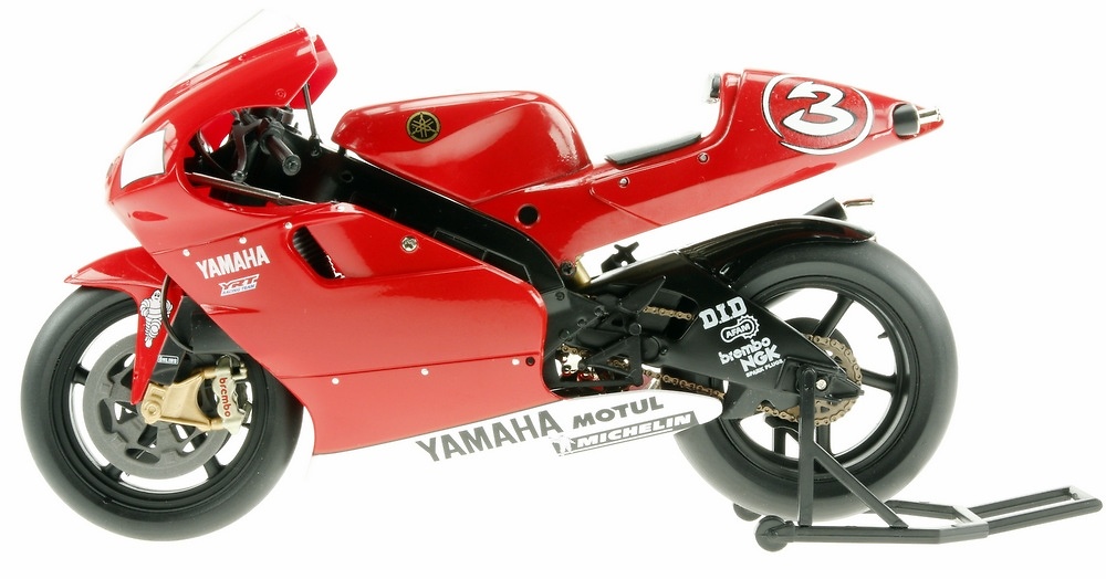 Yamaha YZR500 nº 3 Max Biaggi (2001) Altaya MC14 1/12 