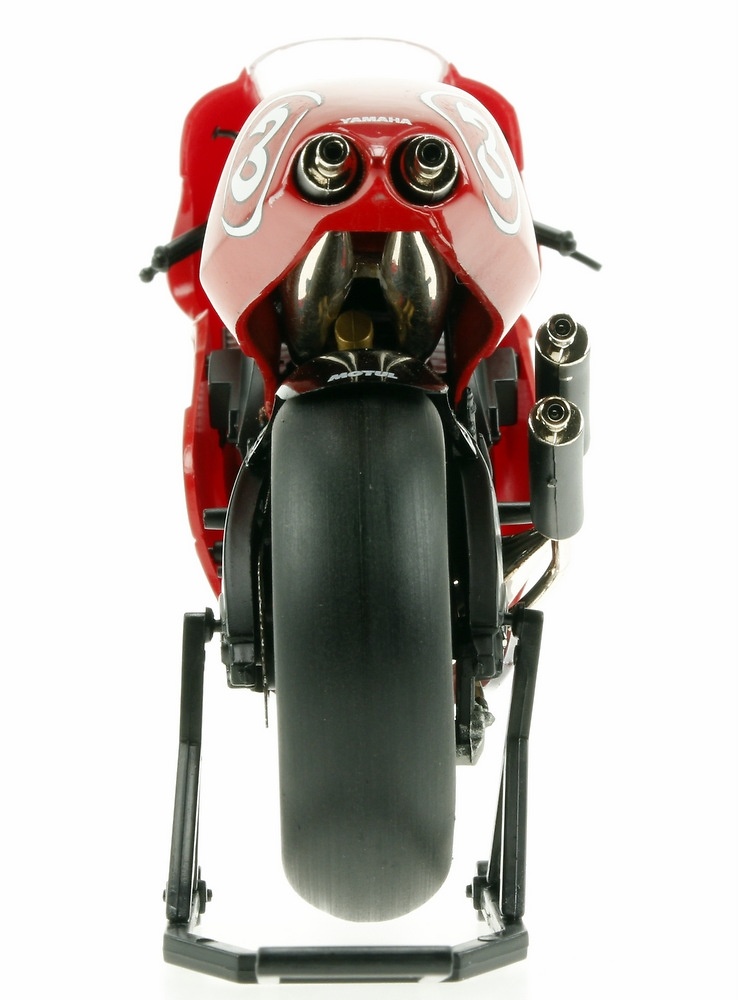 Yamaha YZR500 nº 3 Max Biaggi (2001) Altaya MC14 1/12 