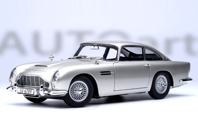 Aston Martin DB5 "Goldfinger" (1964) Autoart 1/18