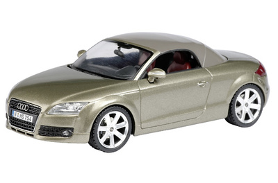 Audi TT Roadster c/ techo cerrado (2007) Schuco 1/43