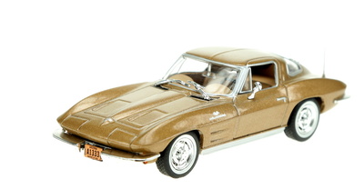 Chevrolet Corvette C2 Sting Ray (1963) White Box 1:43