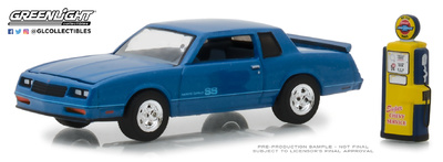 Chevrolet Monte Carlo SS con surtidor antiguo (1984) Greenlight 1/64