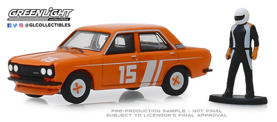 Datsun 510 4 puertas sedan con piloto de carreras (1970) Greenlight 1/64