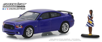 Dodge Charger Super Bee con mujer con vestido (2013) Greenlight 1/64