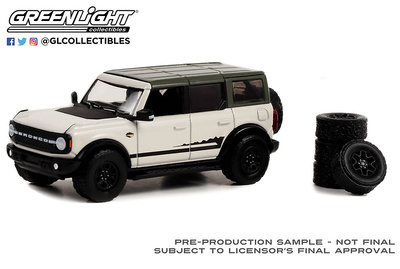 Ford Bronco Wildtrak con juego de neumáticos (2021) Greenlight 1/64