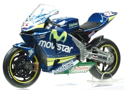 Honda RC211V nº 33 Marco Melandri (2005) Italeri 1/22