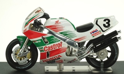 Honda RC45 nº 3 John Kocinsky (1997) Altaya 1/24