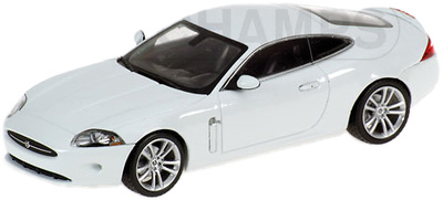 Jaguar XK Coupé "White Edition" (2005) Minichamps 1/43