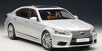 Lexus LS600hL (2013) Autoart 1/18