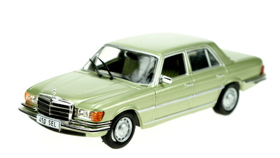 Mercedes 450 SEL -W116- (1972) White Box 1:43