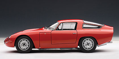 Alfa Romeo Giulia TZ (1963) Autoart 70196 1/18 