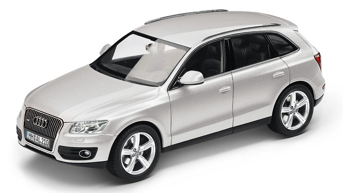 Audi Q5 (2013) Schuco 450756000 1:43 
