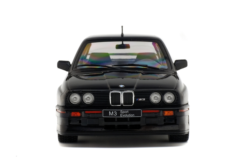 BMW Serie 3 M3 -E30- (1990) Solido S1801501 1/18 