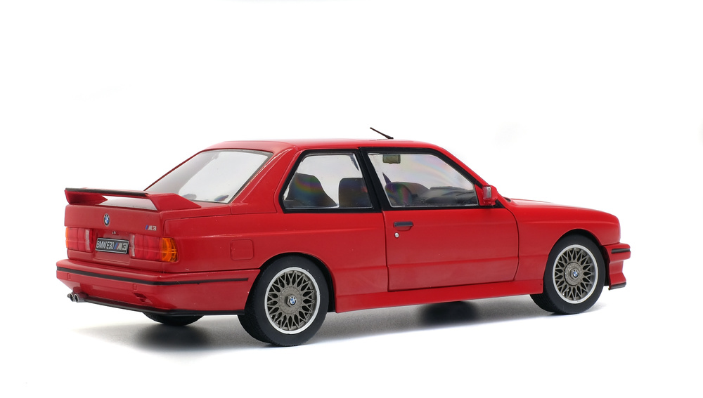 BMW Serie 3 M3 -E30- (1990) Solido S1801502 1/18 