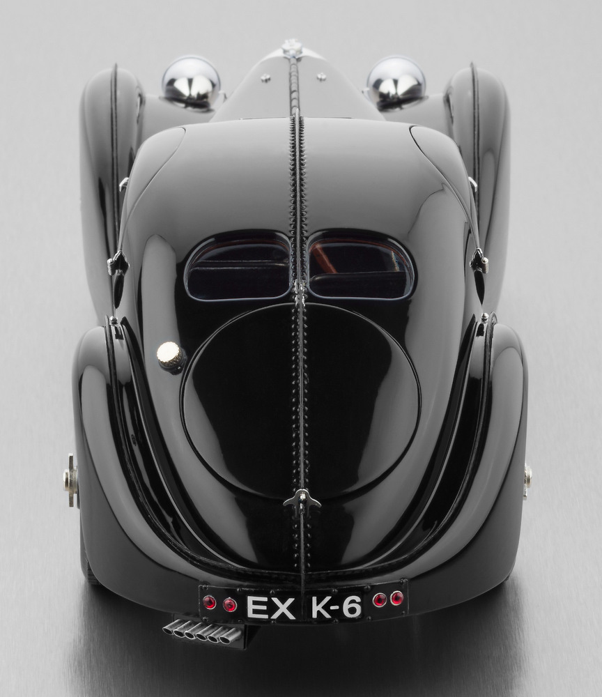 Bugatti Tipo 57 SC Atlantic (1938) CMC M085 1/18 Bugatti Tipo 57 SC Atlantic (1938) CMC 1:18 Color Negro
