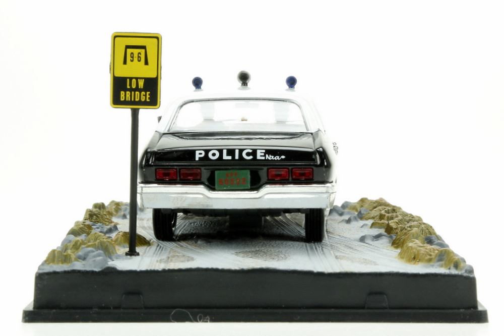 Chevrolet Nova - Policia (1965) James Bond 