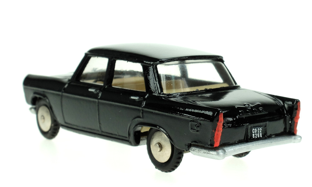 Fiat 1800 (1960) Scott SCOTT24 1/50 Fiat 1800 (1960) Scottoy 24 color negro