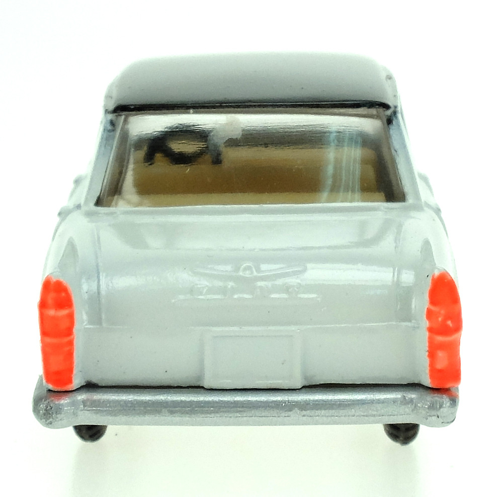 Fiat 1800 (1960) Scott SCOTT24 1/50 Fiat 1800 (1960) Scottoy 24 color blanco con techo negro