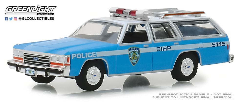 42870-C 1:64 Hot Pursuit Series 30 - 1988 Ford LTD Crown Victoria Wagon - New York City Police Dept (NYPD) 