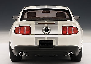 Ford Mustang Shelby GT500 (2010) Autoart 72917 1/18 