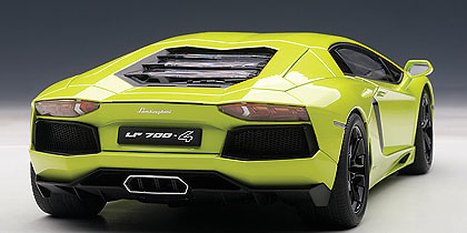 Lamborghini Aventador LP700-4 (2011) Autoart 74668 1/18 