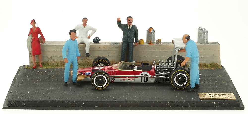 Lotus 49 nº 10 Graham Hill con 5 Mecánicos (1968) Diorama Micro World BE13 1/43 