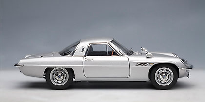 Mazda Cosmo Sport (1967) Autoart 75933 1/18 
