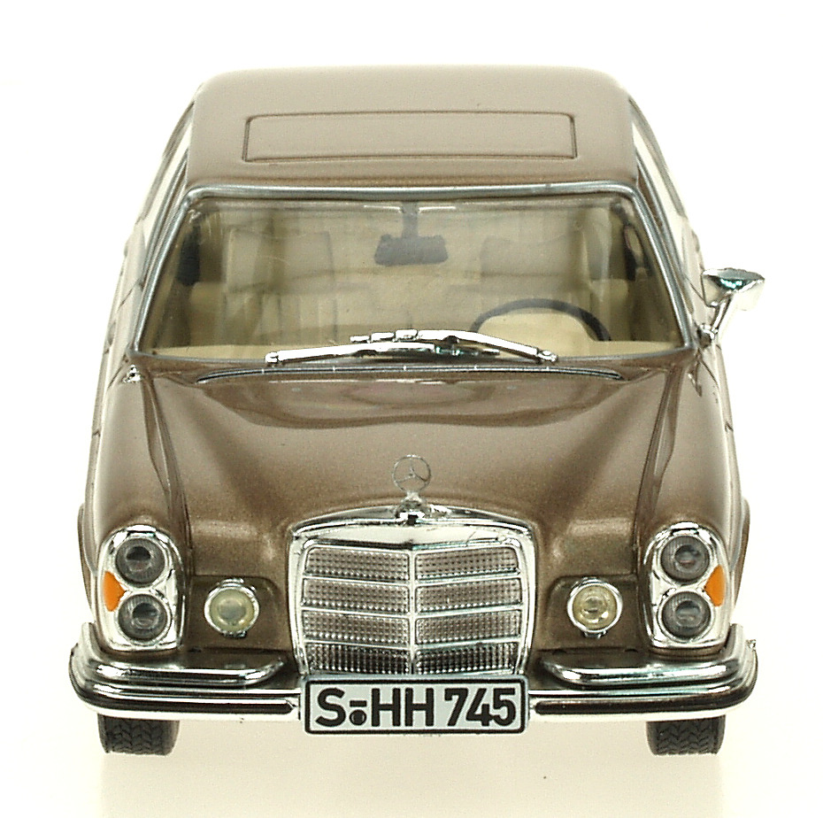 Mercedes 300 SEL 6.3 -W109- (1968) White Box 186665 1:43 