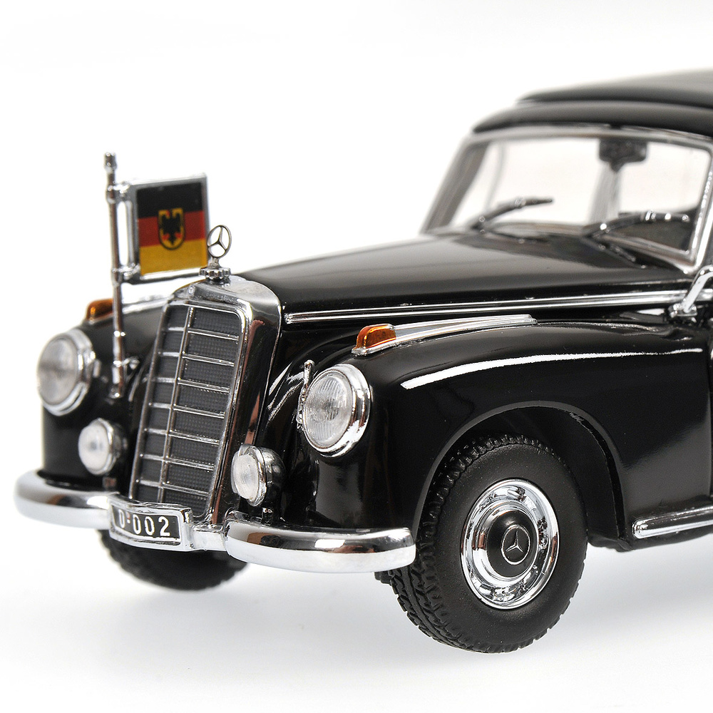 Mercedes 300B Adenauer -W186 III- (1955) Minichamps 436039000 1/43 