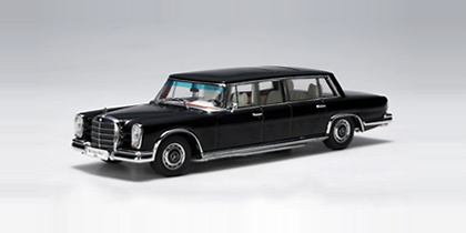 Mercedes 600 LWB -W100- (1964) Autoart 56197 1/43 