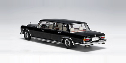 Mercedes 600 LWB -W100- (1964) Autoart 56197 1/43 