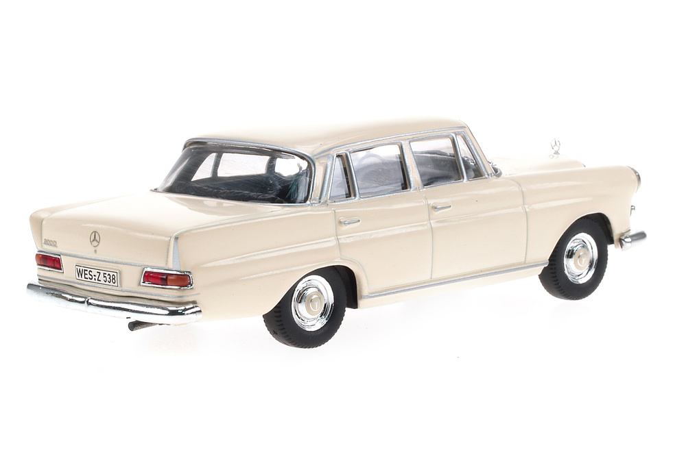 Mercedes Benz 200D -W110- (1961) White Box 186662 1/43 