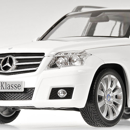 Mercedes Benz Clase GLK (2008) Minichamps 150037200 1/18 