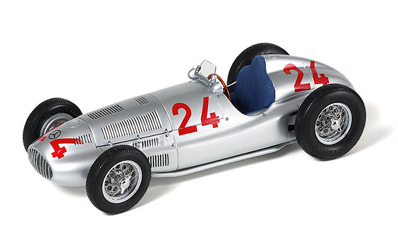 Mercedes W165 nº 24 Rudolf Caracciola (1939) CMC M074 1/18 