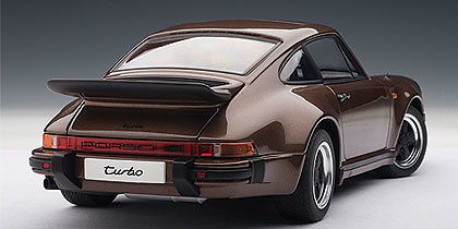 Autoart 77973 Porsche 911 3.0 Turbo -930- (1976) Autoart 1/18 Color Marrón Metalizado