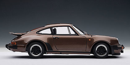 Porsche 911 3.0 Turbo -930- (1976) Autoart 1/18 