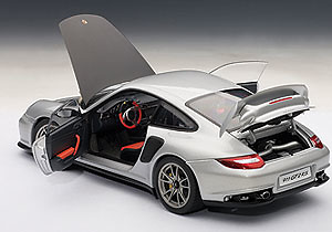 Porsche 911 GT2 RS -997- (2010) Autoart 77961 1:18 