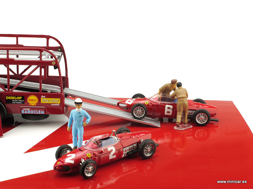 Race Transporter Ferrari Set Fiat 642 + 3 F156 y 2 Mecánicos (1961) Brumm RTS02 1/43 