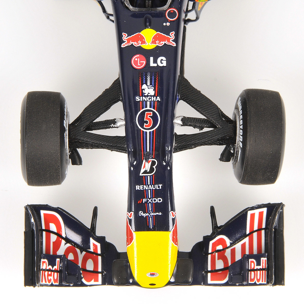 Red Bull RB6 nº 5 Sebastian Vettel (2010) Minichamps 410100005 1/43 