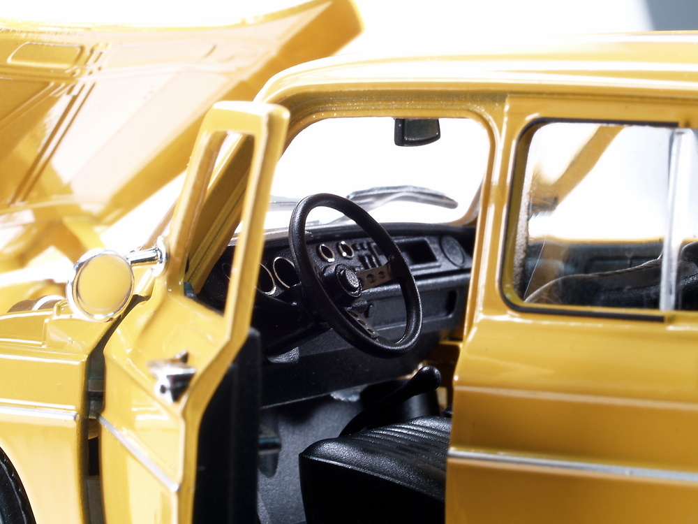 Renault R8 Gordini (1967) Welly 24015A 1:24 