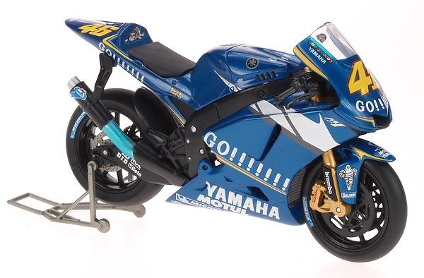 Yamaha YZR M1 nº 46 Valentino Rossi (2005) Guiloy 12634 1/18 